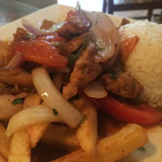 Saltado de Pollo