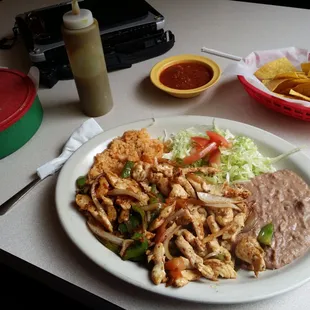 Holy Frijoles! Chicken fajita lunch special on Thursday for $6.48 after tax!