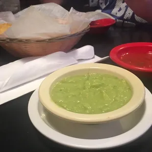After tasting the salsa, I decided to order the guacamole.  It was good and creamy.