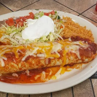 Burrito del rodeo with ground beef