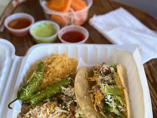 Los Pinos Taco Shop