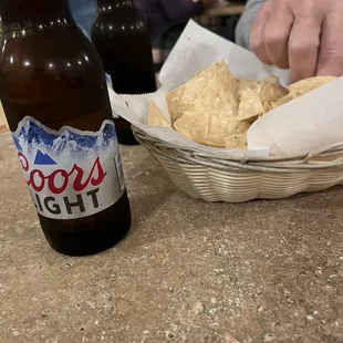 Cold Coors Light and very good chips and salsa. Good start!