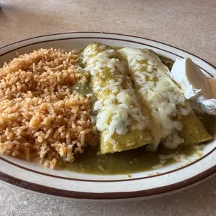 Chicken enchiladas with green sauce