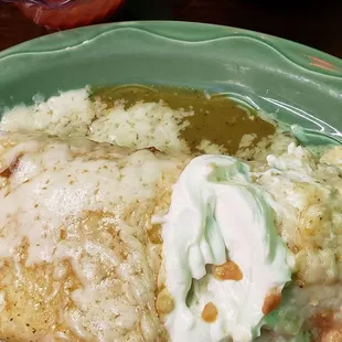 Burrito Supreme with chicken and green sauce