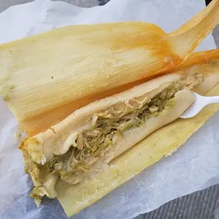 Tamal de Pollo con Salsa Verde