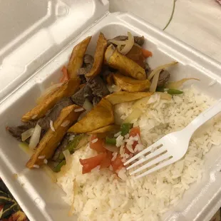 Lomo saltado
