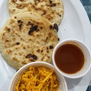 Quueso pupusas