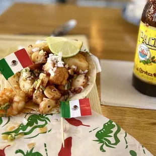 Mariscos taco.