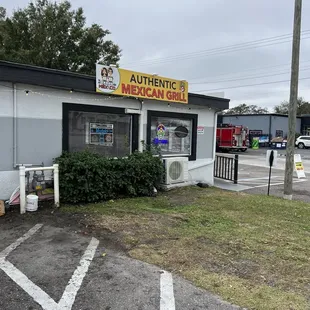 the outside of a mexican restaurant