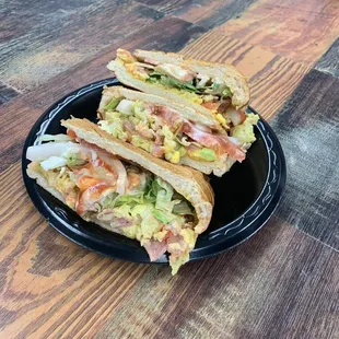 Sándwich de huevos revueltos