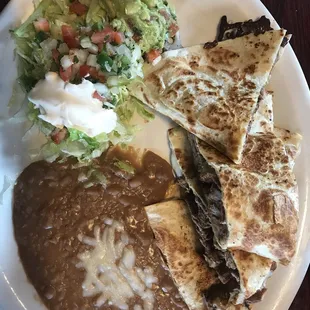 Their food is amazing and I definitely recommend it! Authentic mexican food and the service is fast.