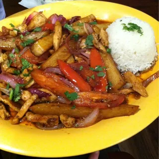 Pollo Saltado