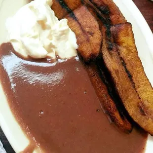 Playa iris con frijoles y crema