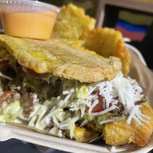 Patacon de Poyo con Queso