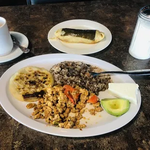 El Guanaco breakfast and a tamale