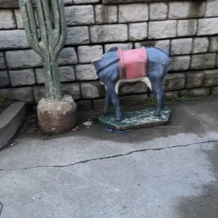 Headless Donkey ..  needs assistance.