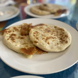 Pupusas de queso y loroco
