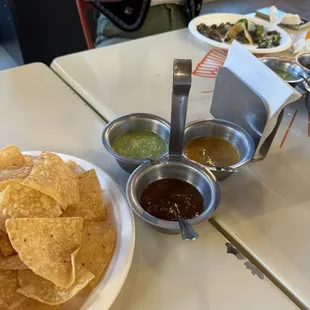 Salsa trio