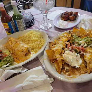 Chicken nachos, California burrito, and platoons con crema!  Yum!