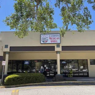 Front of El Somberio Mexican Grill