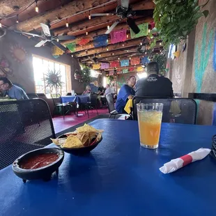 Arnold Palmer &amp; free chips and salsa