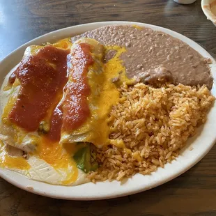 Avocado chicken enchiladas w/salsa!
