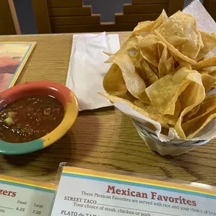 Chips &amp; salsa