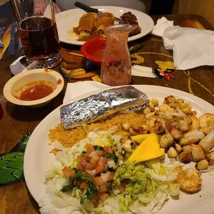 Mariscos Acapulco y Bistec Lada