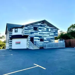 outside, sushi and sashimi