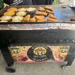 A display of quesabirrias