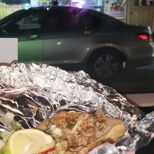 Ordered 4 tacos de asada with everything and let me tell you when they mean el taco de oro meaning golden tacos oh they golden alright.