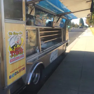 Good ol food truck.
