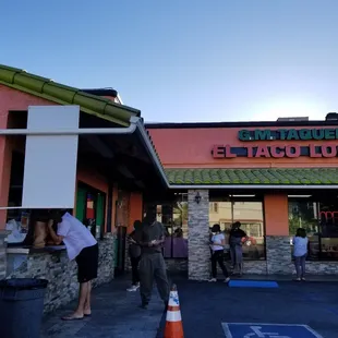 No dining service. Only take out