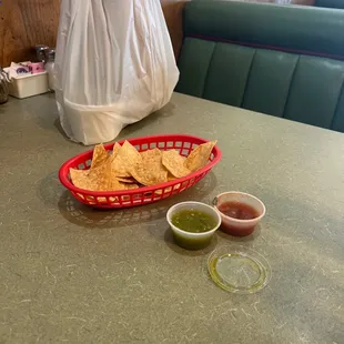 Deliciosos chips y salsas