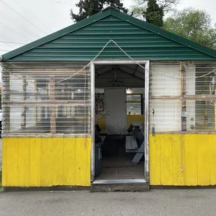 Sheltered hut