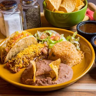 Antojo Plate