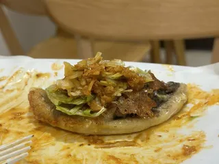 Las Quesabrosaz
