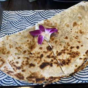 Carnitas super quesadilla