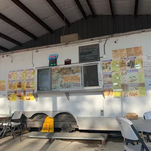 Sittin in the breeze smelling some deliciousness.