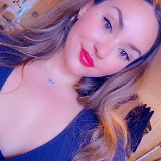 Bella W.
