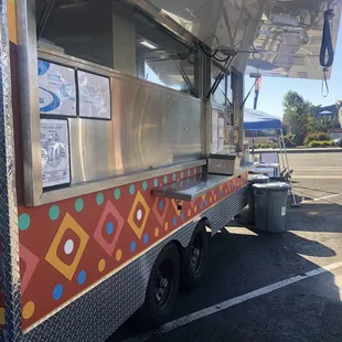 Taco chasis next to tables in front