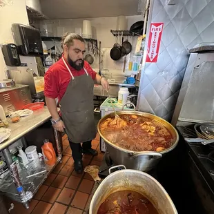 El Taller owner, Chad, tending to his amazing birria.