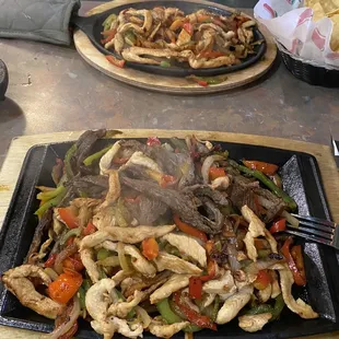 123122 Our NYeve Last meal, I got Fajitas for 2, 2have lefties &amp; my hubz got just the Fajita for 1 person.