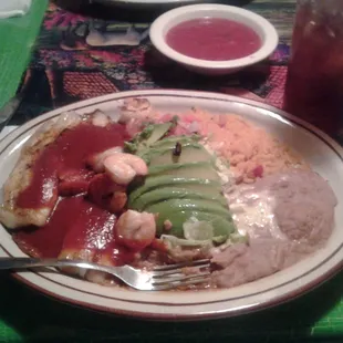 Especiale de Cancun (Cancun Special) Crispy Grilled Talapia and Shrimp, served with Avocado, Arroz Y Frijoles