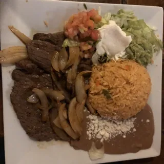Bistek Encebollado