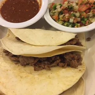 Tacos de carne asada