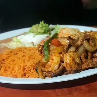 Fajitas trio platter