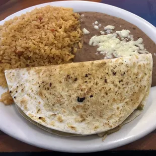 Chicken quesadilla, lunch portion.