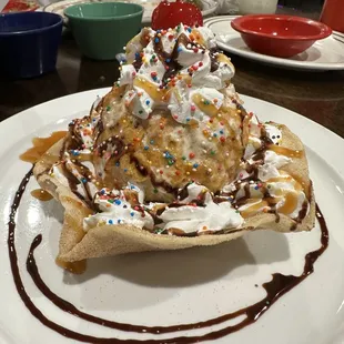 Fried ice cream! Great to share!! Delicioso!!