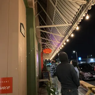 To go order/pick up window